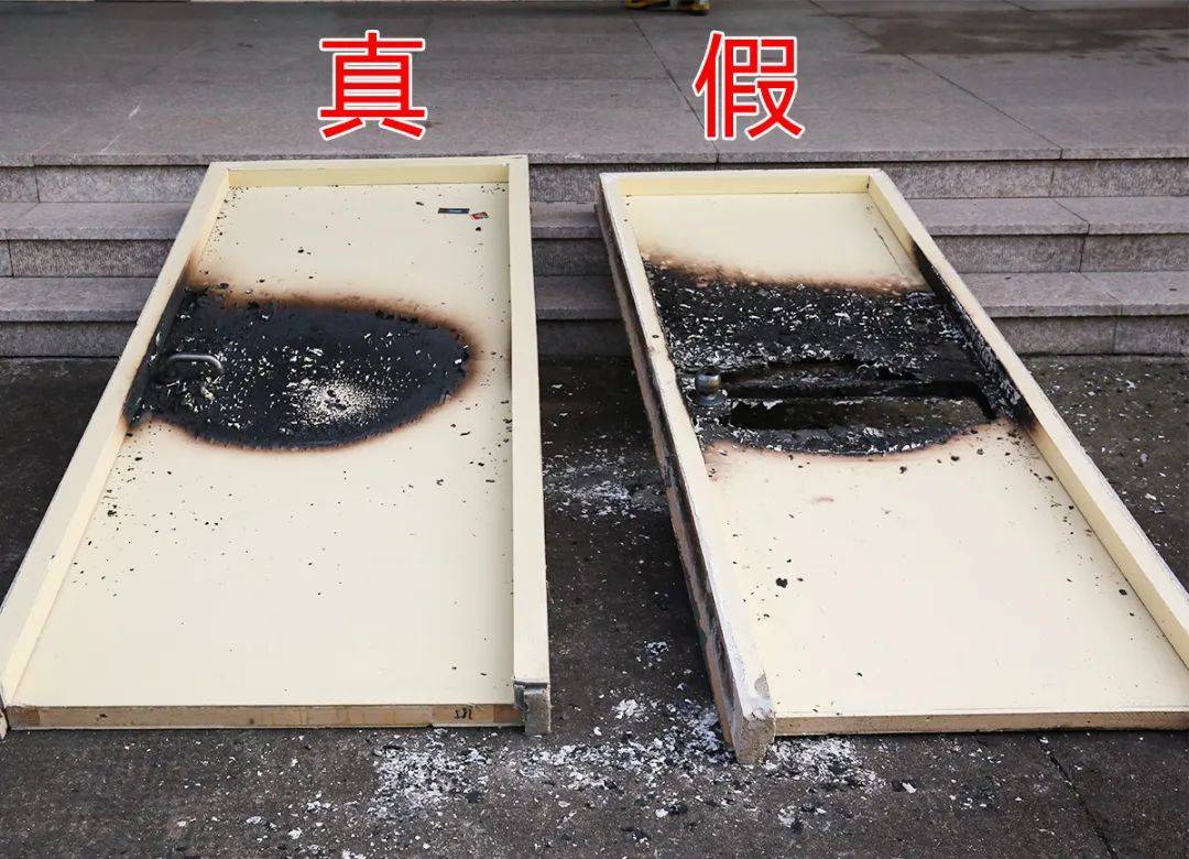 ​假冒伪劣防火门<strong></p>
<p>防火门
</strong>，就是火灾的夺命“帮凶”！:防火门
