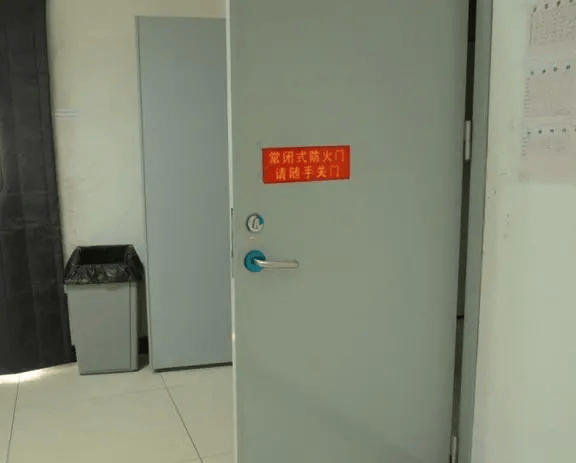 聚焦3.15丨防火门真伪难分辨？三看一听“原形”现<strong></p>
<p>防火门
</strong>！:防火门
