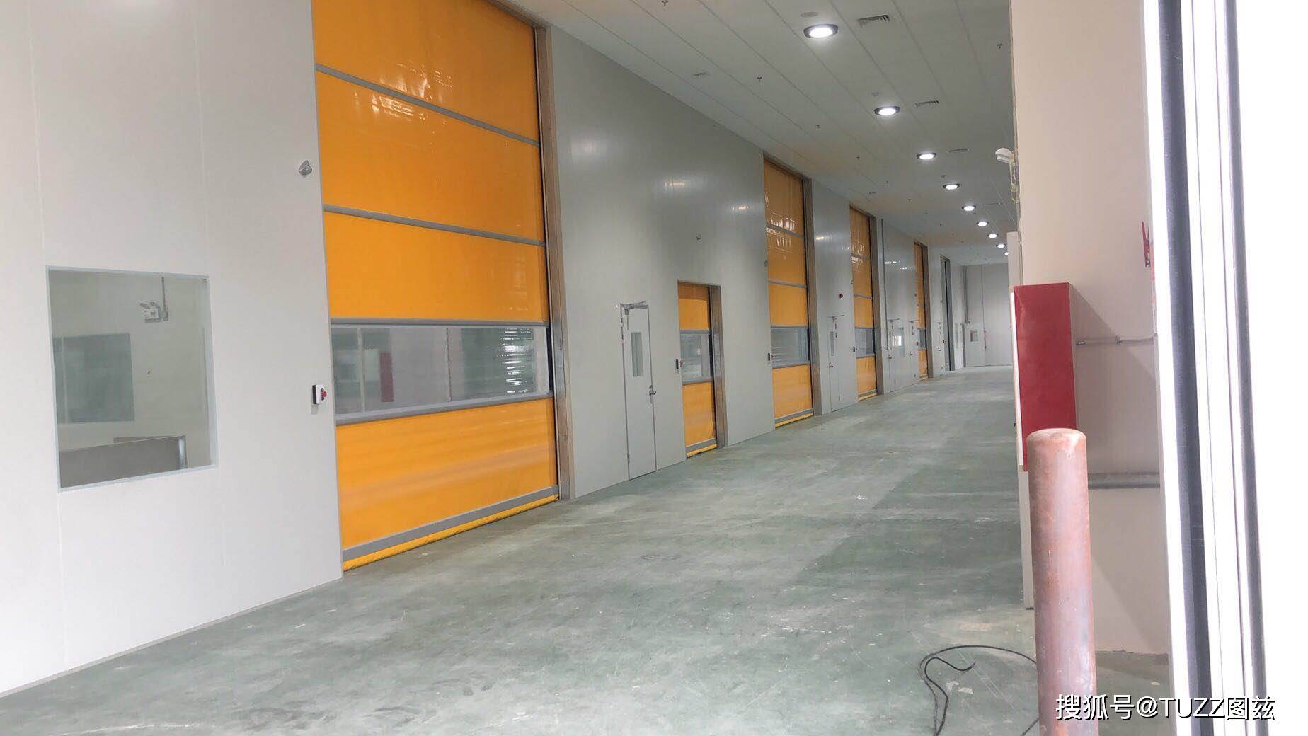 成品仓库防尘快速卷帘门:卷帘门